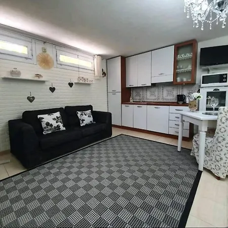 Holiday home Casa Il Gelsomino Iunq9330